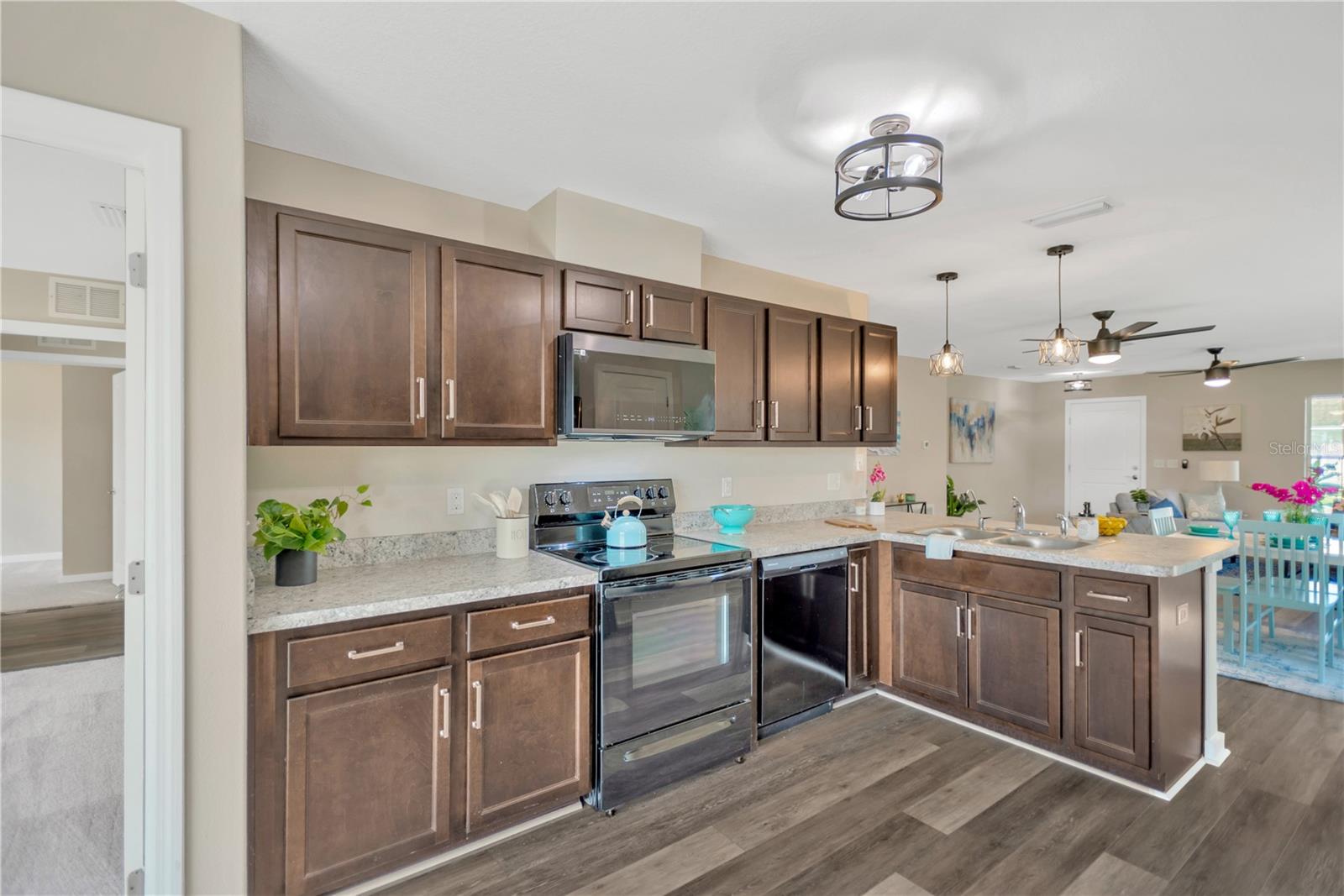 Image 2 of 24 For 1519 9th Street Se