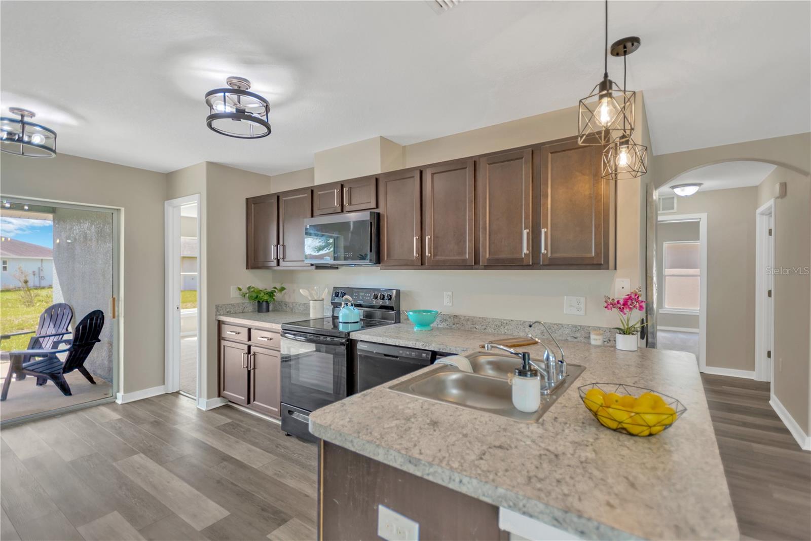 Image 3 of 24 For 1519 9th Street Se