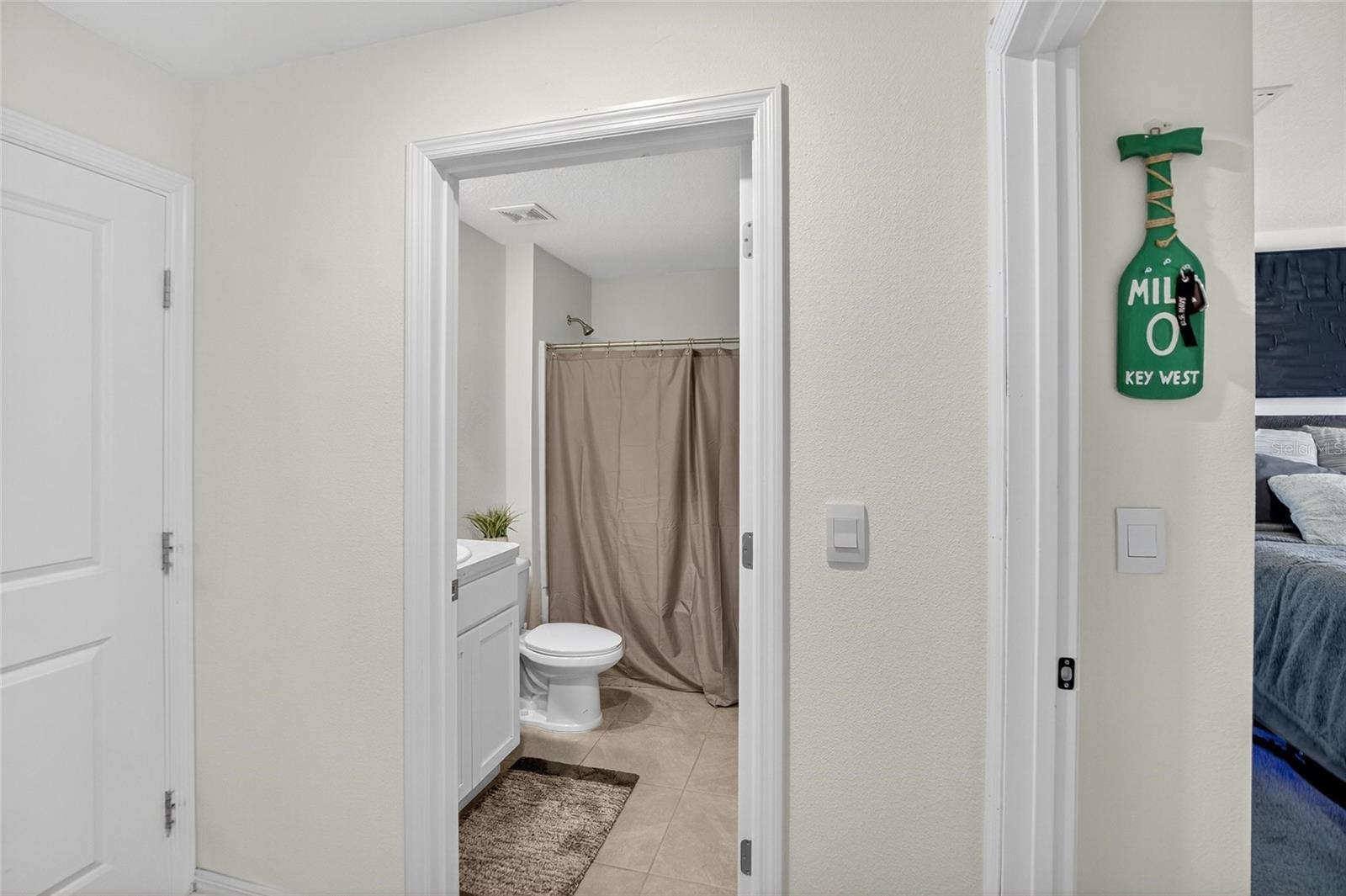 Image 22 of 73 For 2841 Gumbo Limbo Drive