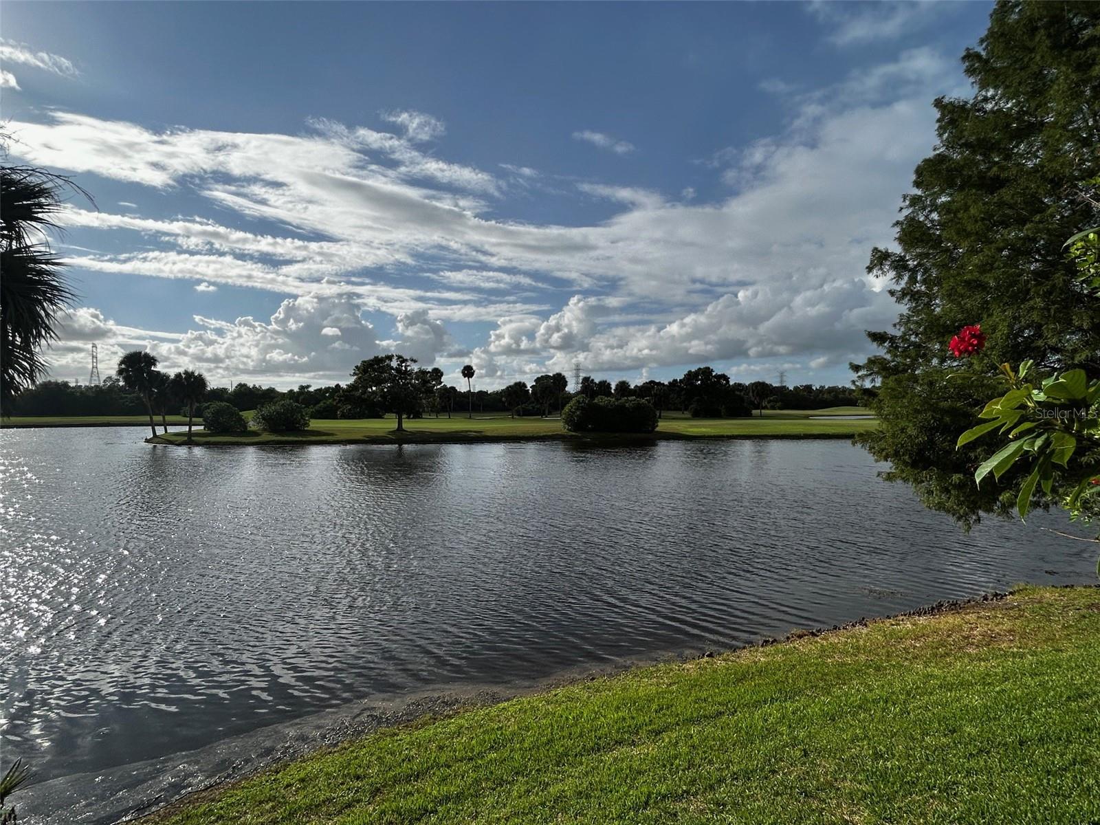 Listing photo id 0 for 1200 Country Club Drive 1101