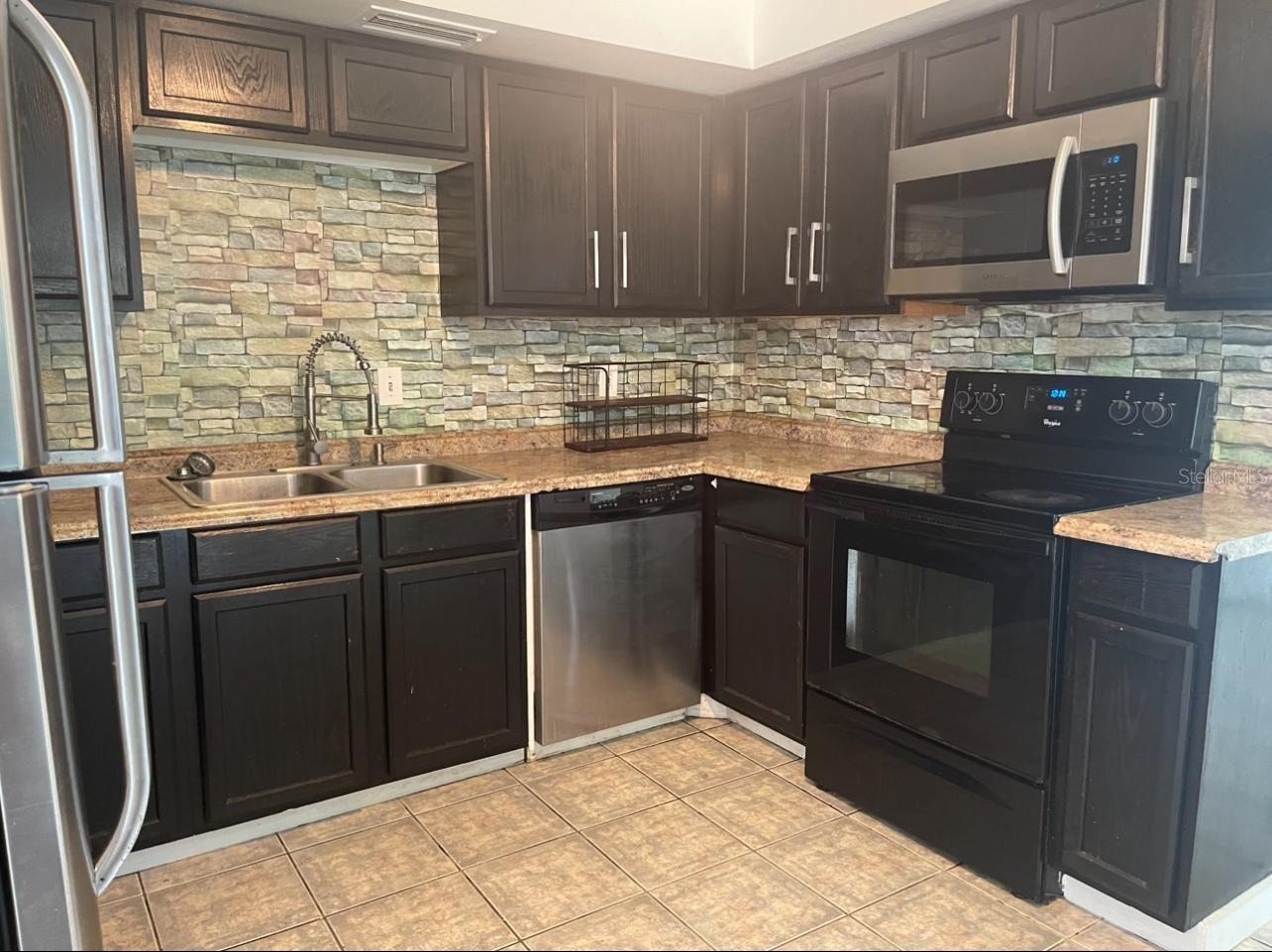 Image 3 of 7 For 8507 Wooddale Court