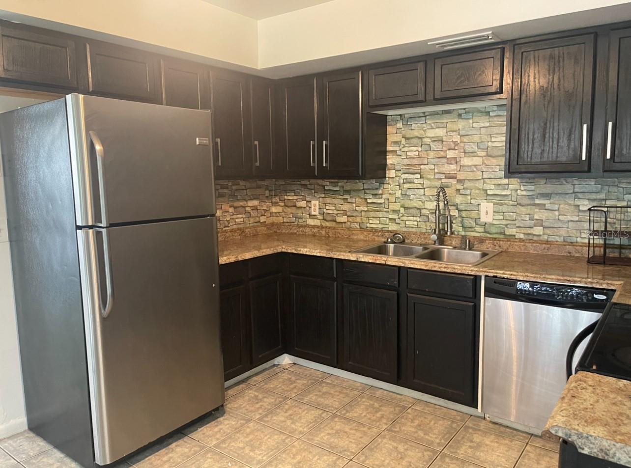 Image 4 of 7 For 8507 Wooddale Court