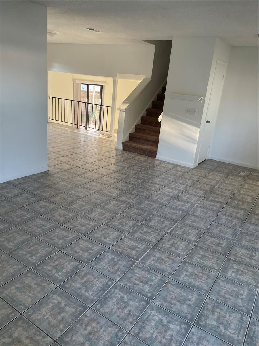 Image 5 of 7 For 8507 Wooddale Court