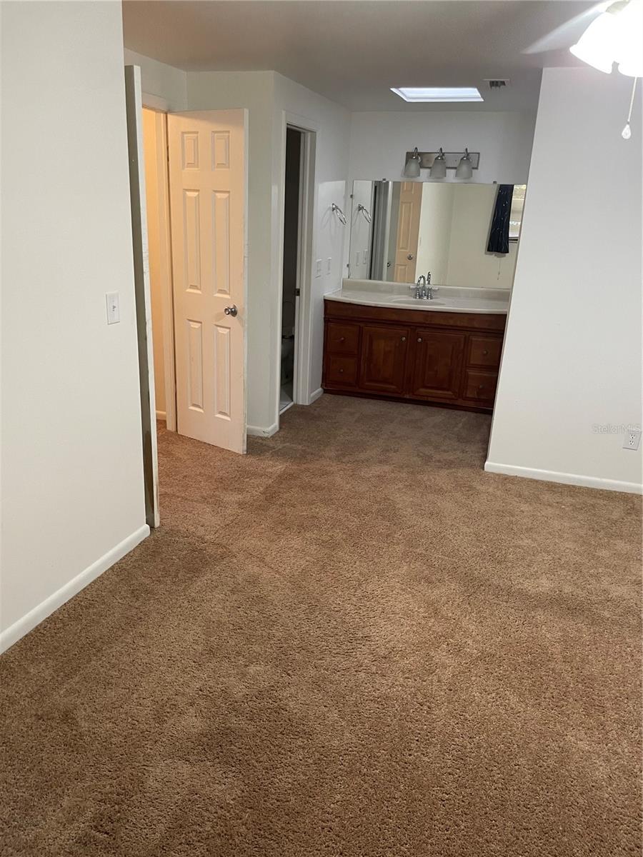 Image 6 of 7 For 8507 Wooddale Court