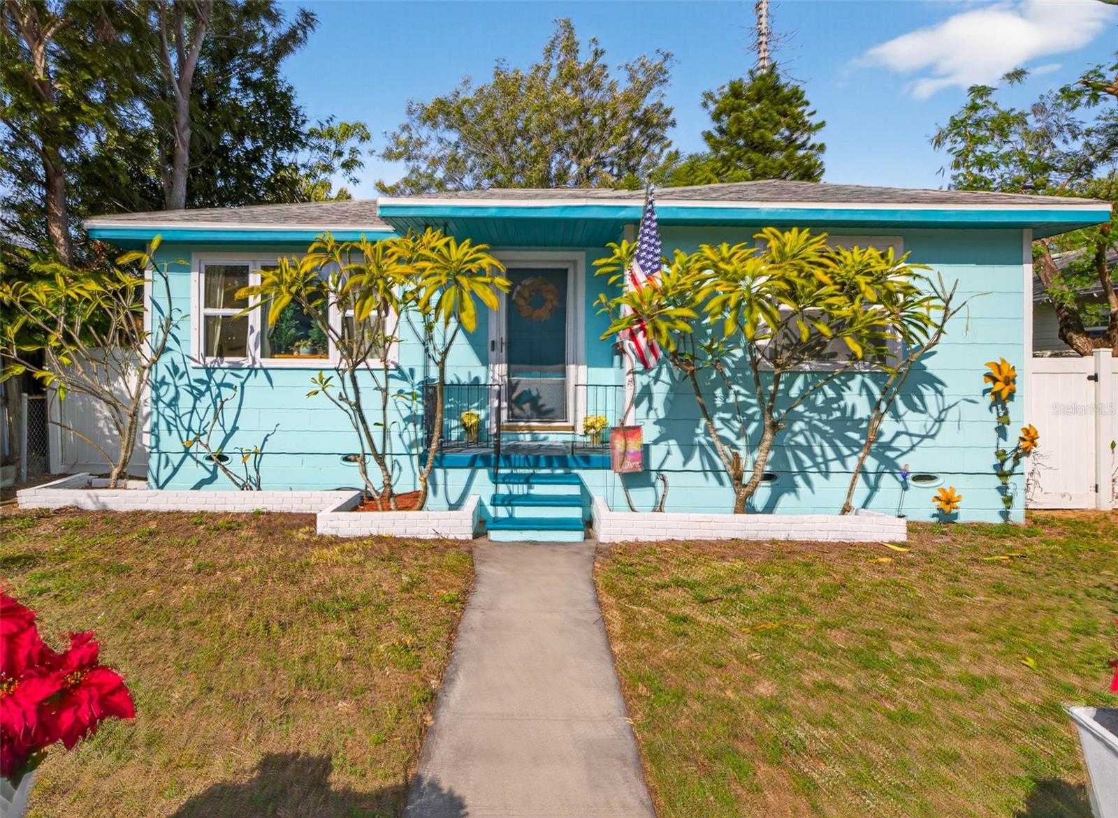 Image 2 of 36 For 2509 Dartmouth Avenue N