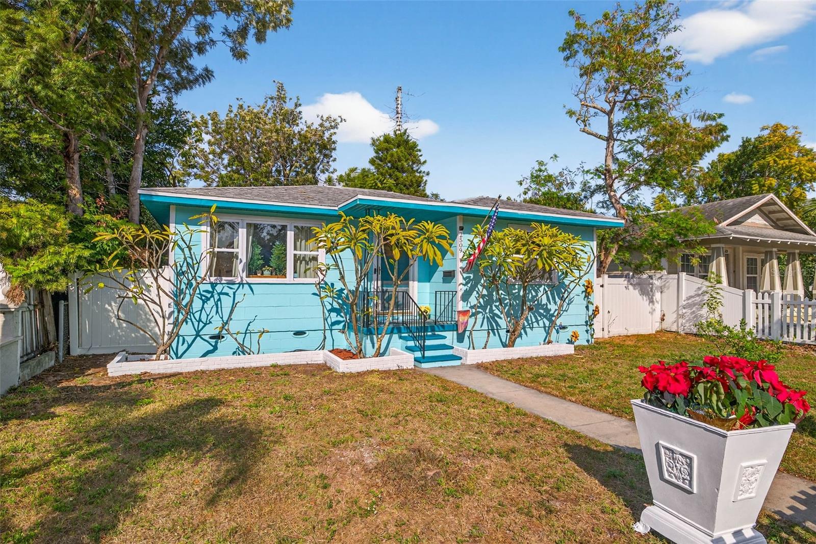 Image 4 of 36 For 2509 Dartmouth Avenue N