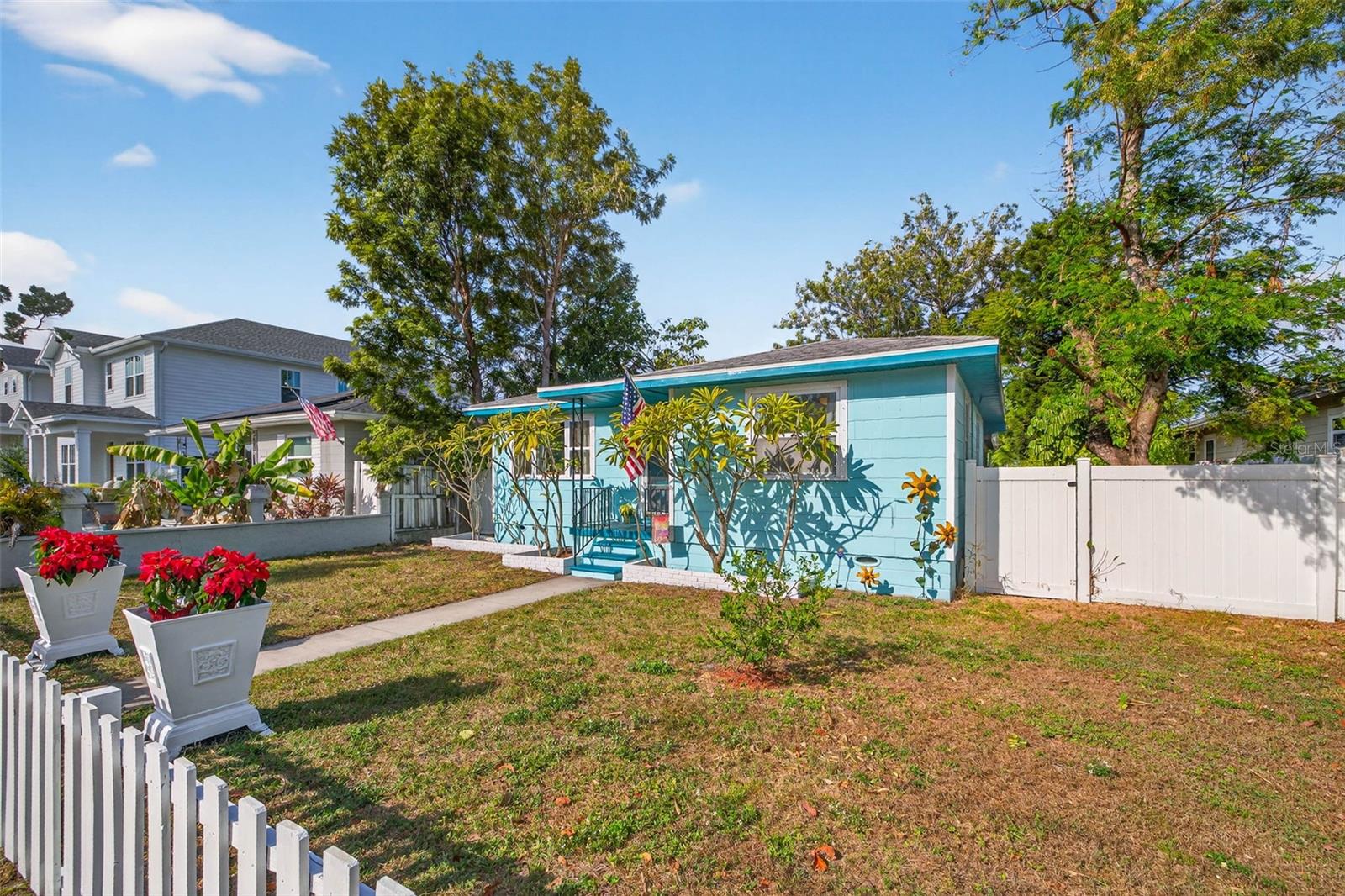 Image 5 of 36 For 2509 Dartmouth Avenue N