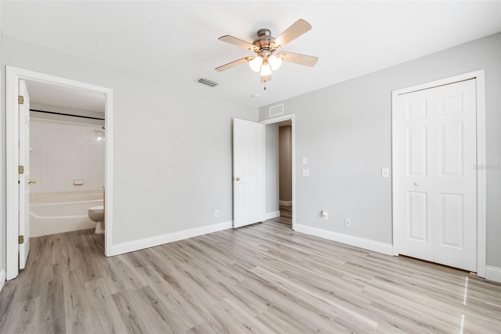 Image 18 of 48 For 9604 Charlesberg Drive