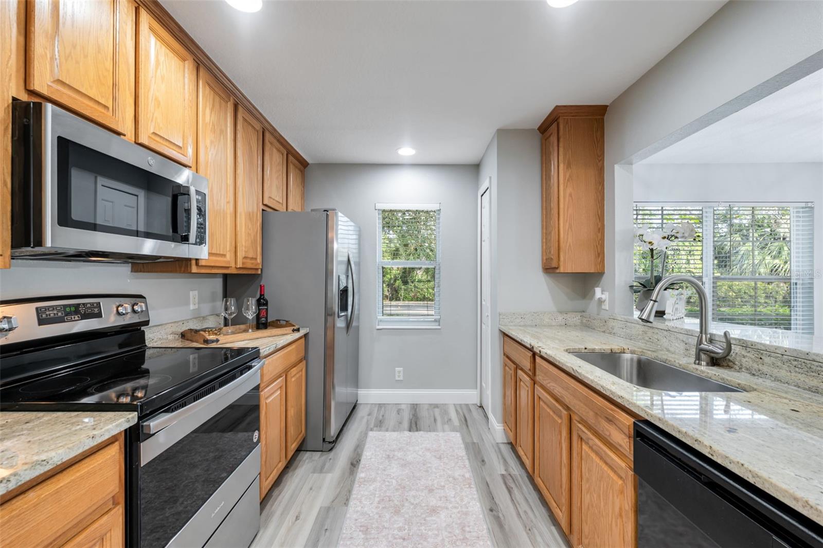 Image 6 of 48 For 9604 Charlesberg Drive