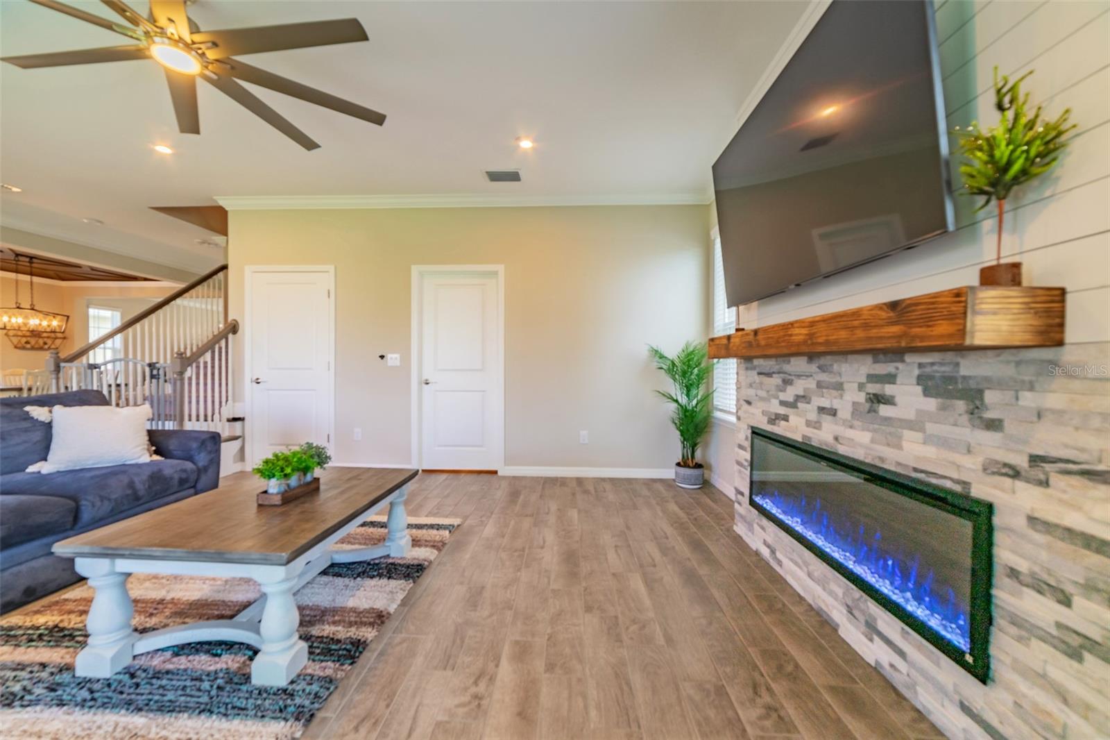 Image 19 of 73 For 34087 Astoria Circle