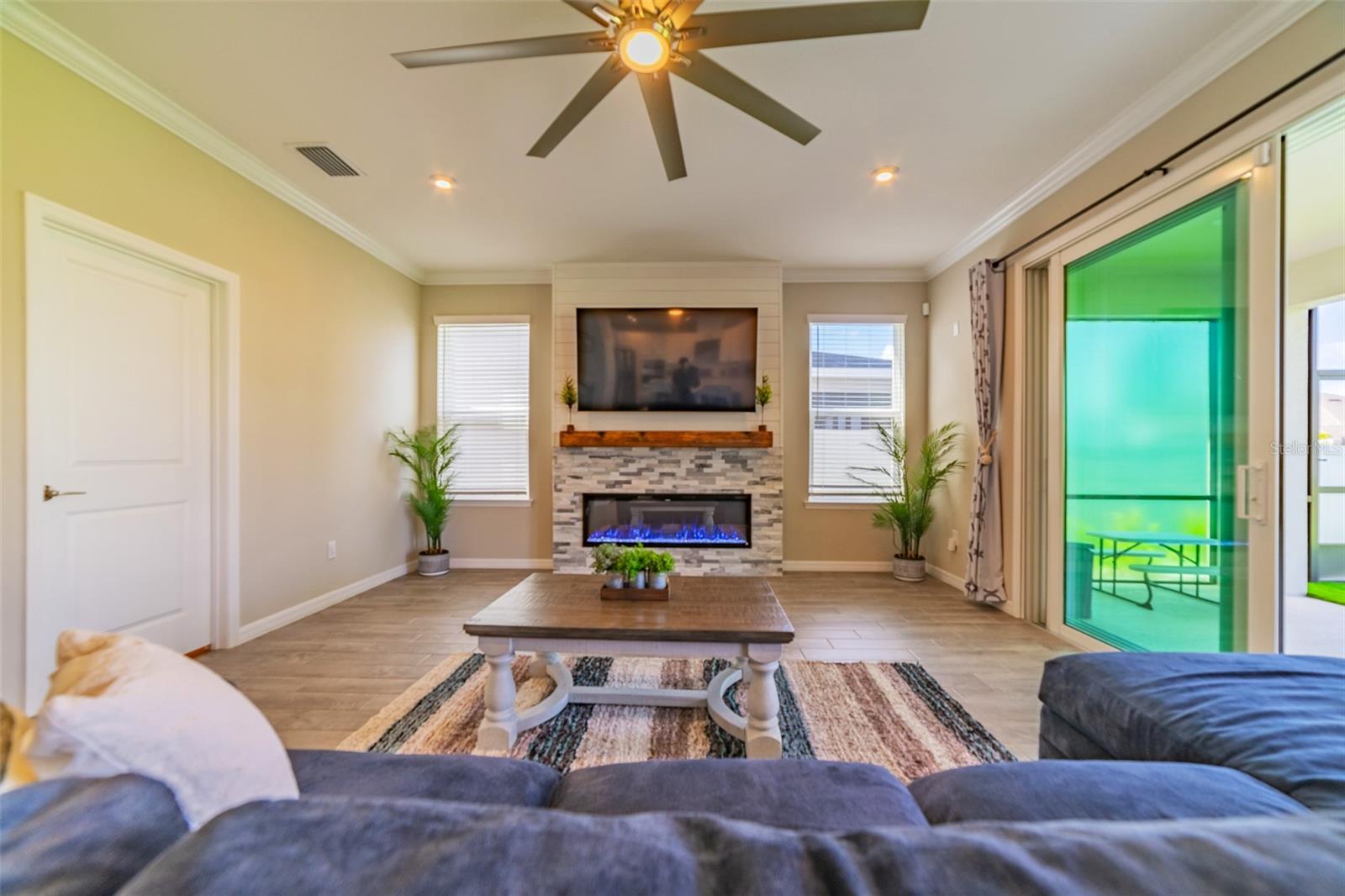 Image 20 of 73 For 34087 Astoria Circle