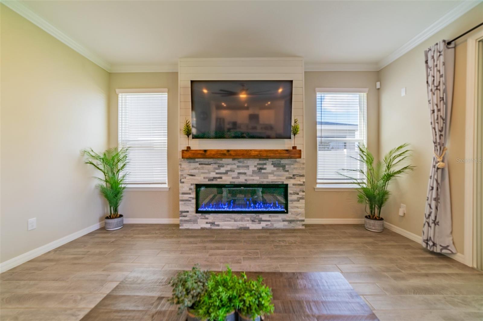 Image 21 of 73 For 34087 Astoria Circle