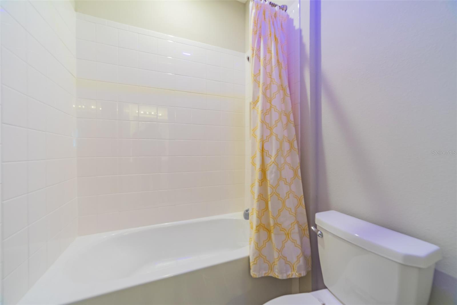 Image 40 of 73 For 34087 Astoria Circle