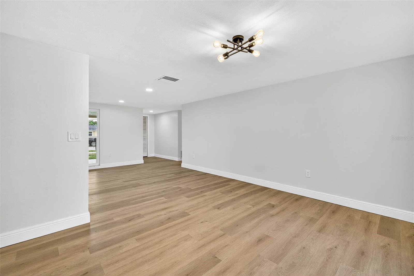 Image 12 of 38 For 7915 Ironbark Drive