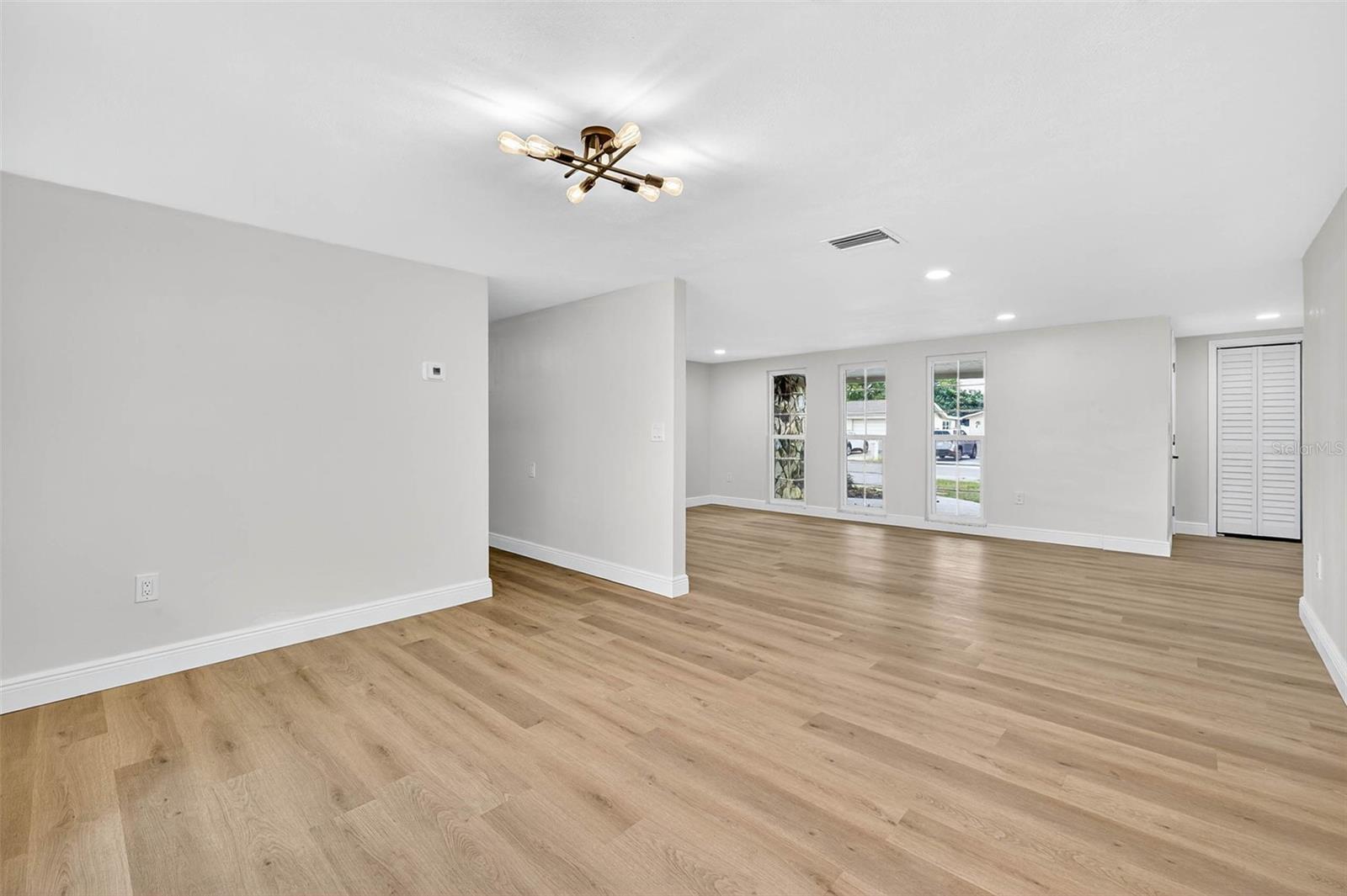 Image 13 of 38 For 7915 Ironbark Drive