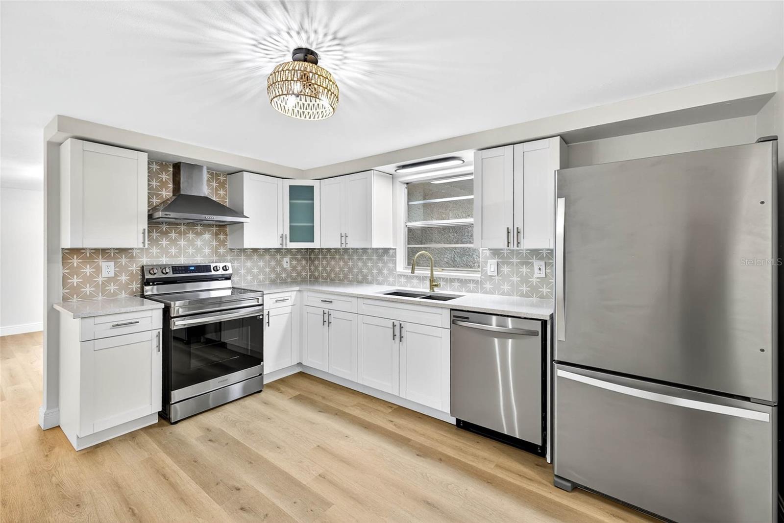 Image 16 of 38 For 7915 Ironbark Drive