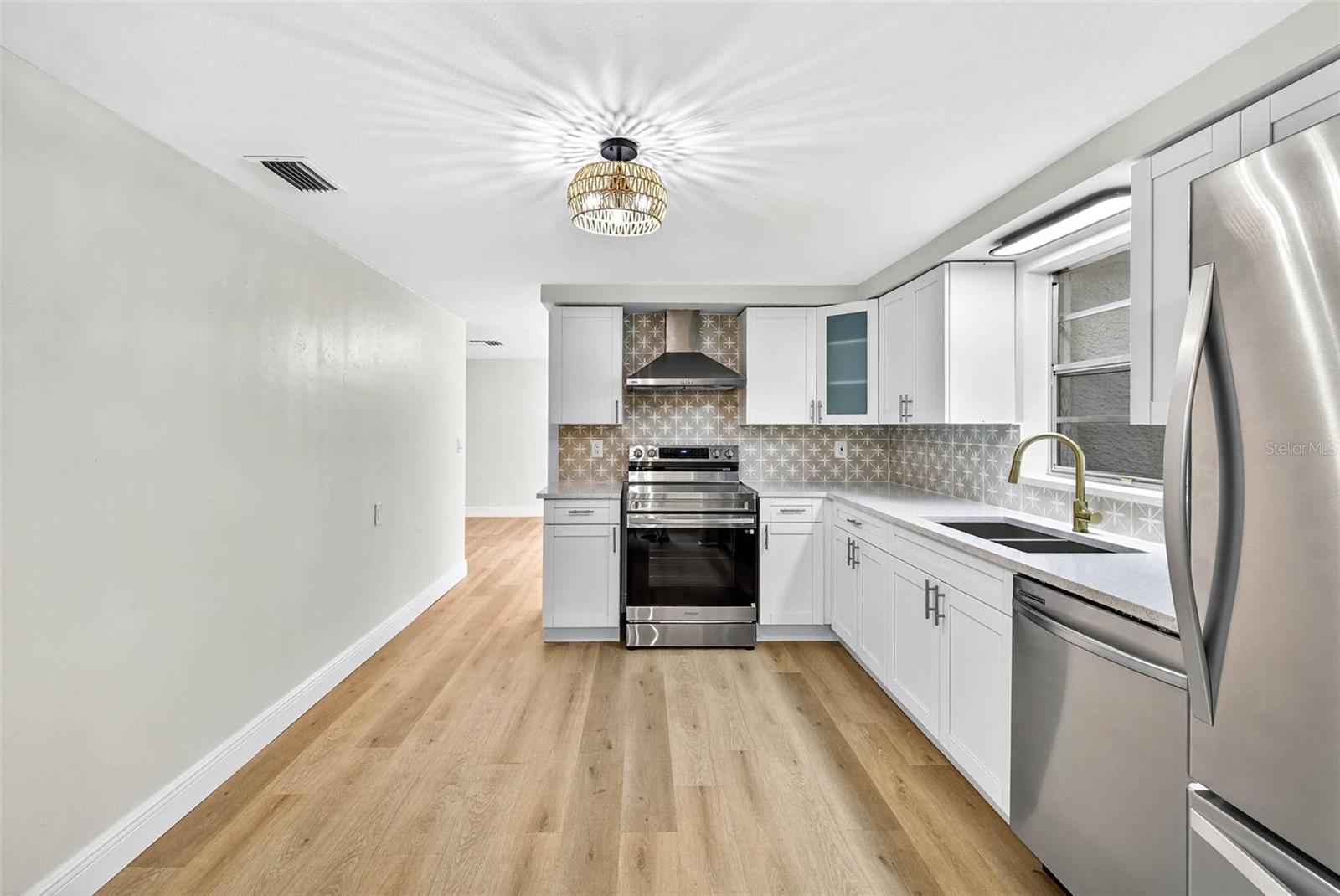 Image 17 of 38 For 7915 Ironbark Drive