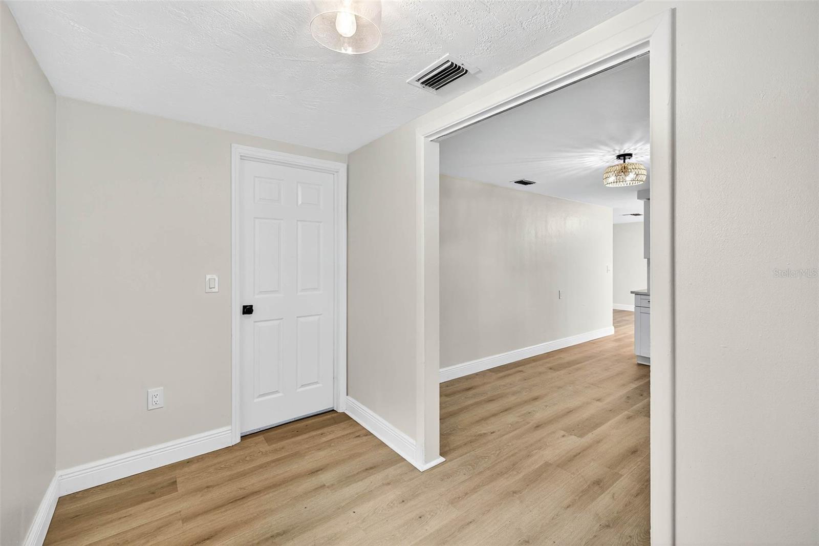 Image 19 of 38 For 7915 Ironbark Drive