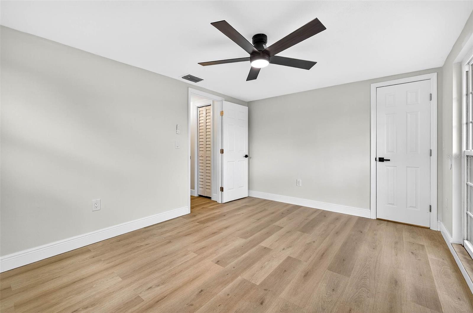 Image 22 of 38 For 7915 Ironbark Drive