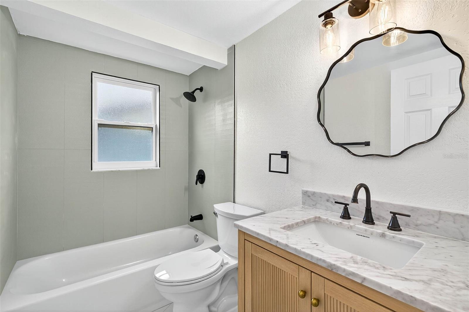 Image 24 of 38 For 7915 Ironbark Drive