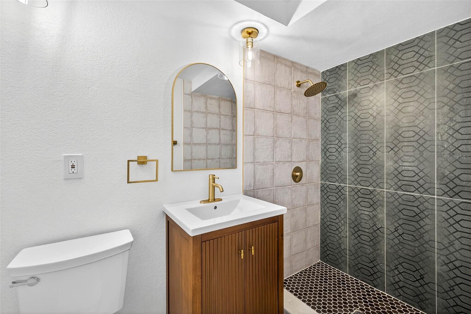 Image 28 of 38 For 7915 Ironbark Drive