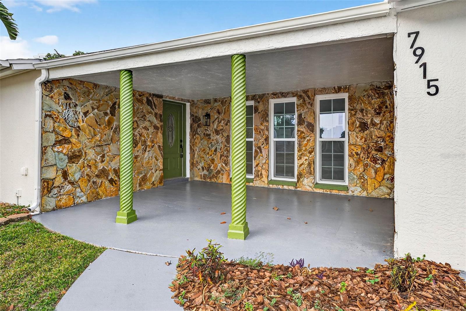 Image 4 of 38 For 7915 Ironbark Drive