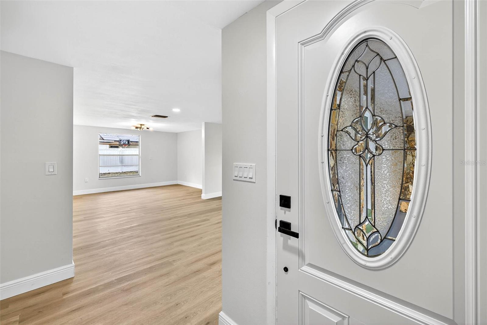 Image 5 of 38 For 7915 Ironbark Drive