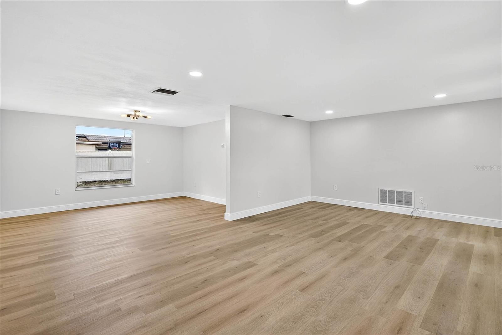 Image 7 of 38 For 7915 Ironbark Drive