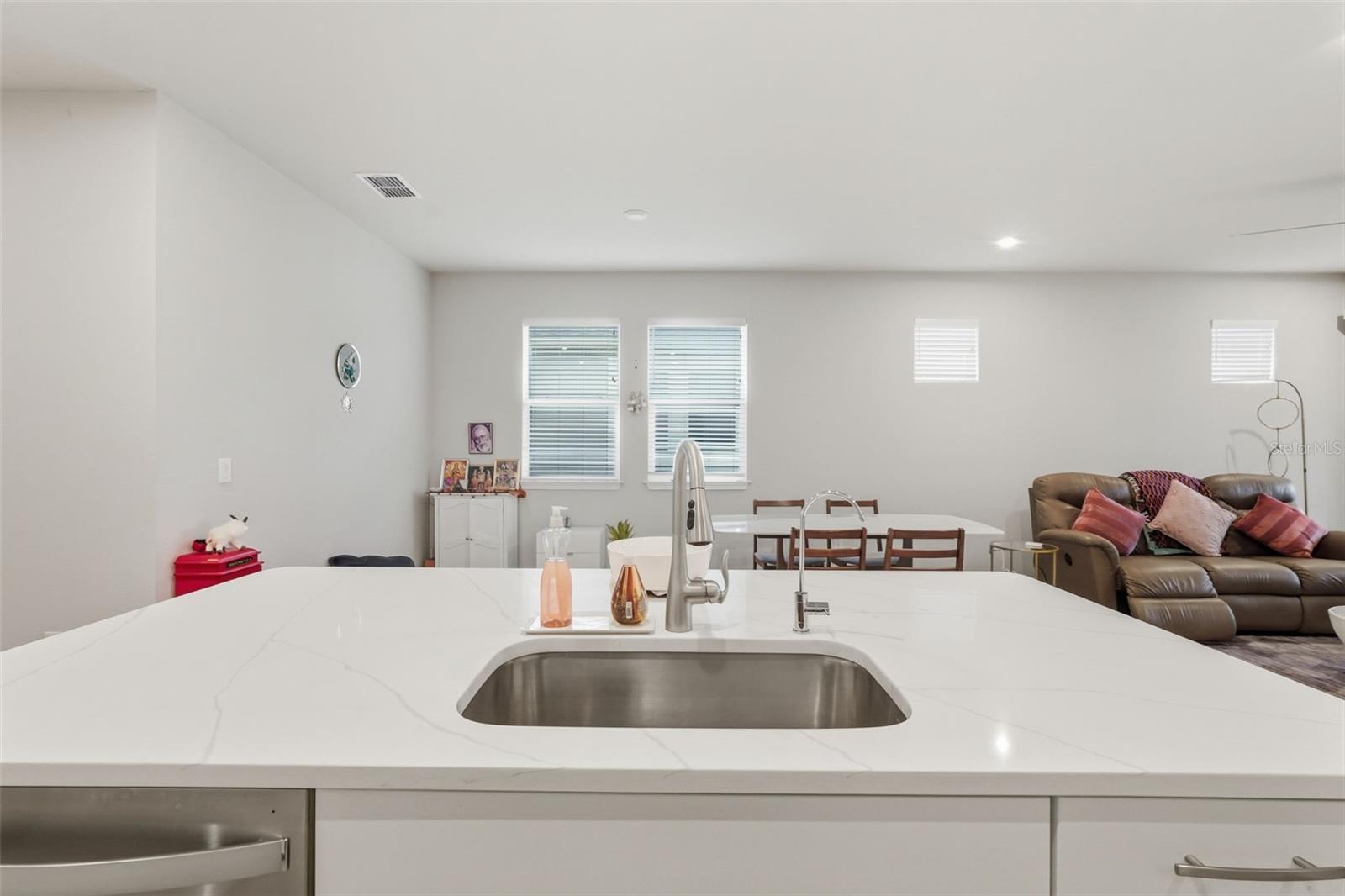 Image 12 of 49 For 5989 Timberdale Avenue