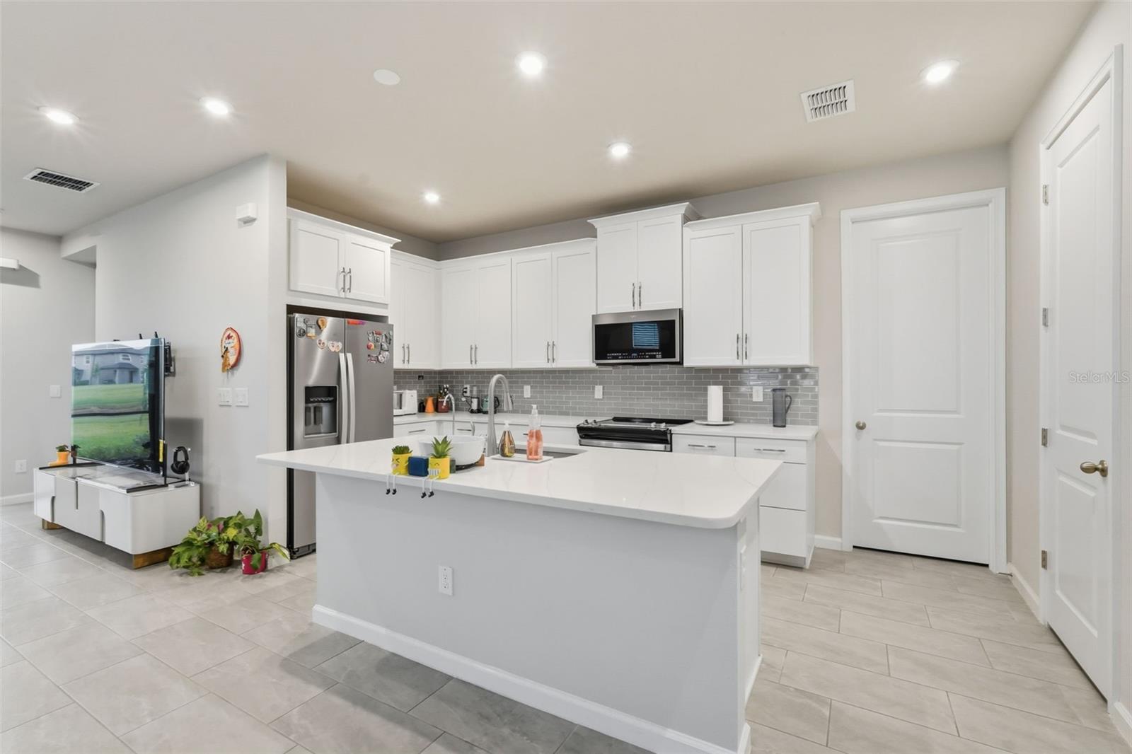 Image 13 of 49 For 5989 Timberdale Avenue