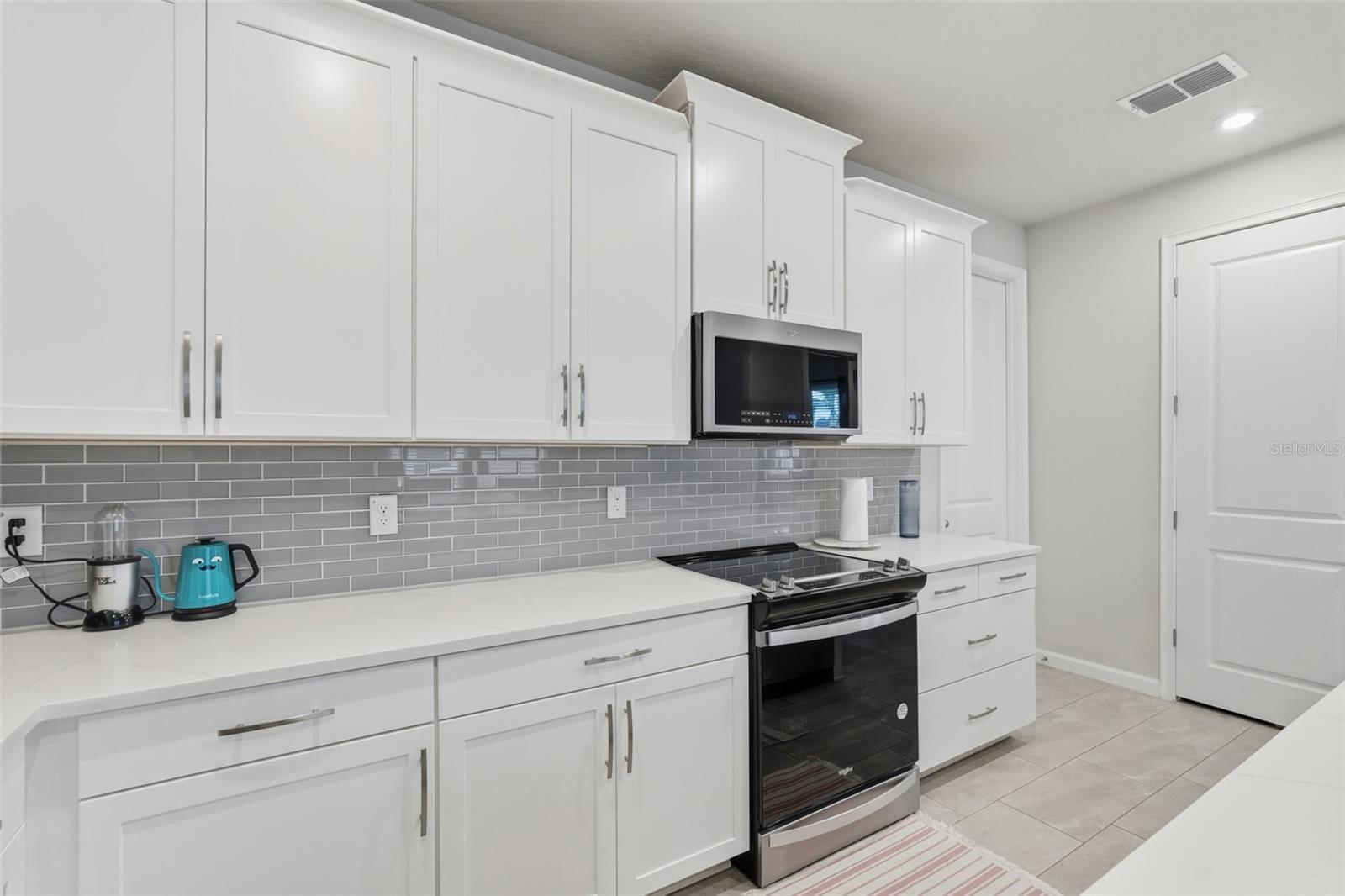 Image 16 of 49 For 5989 Timberdale Avenue