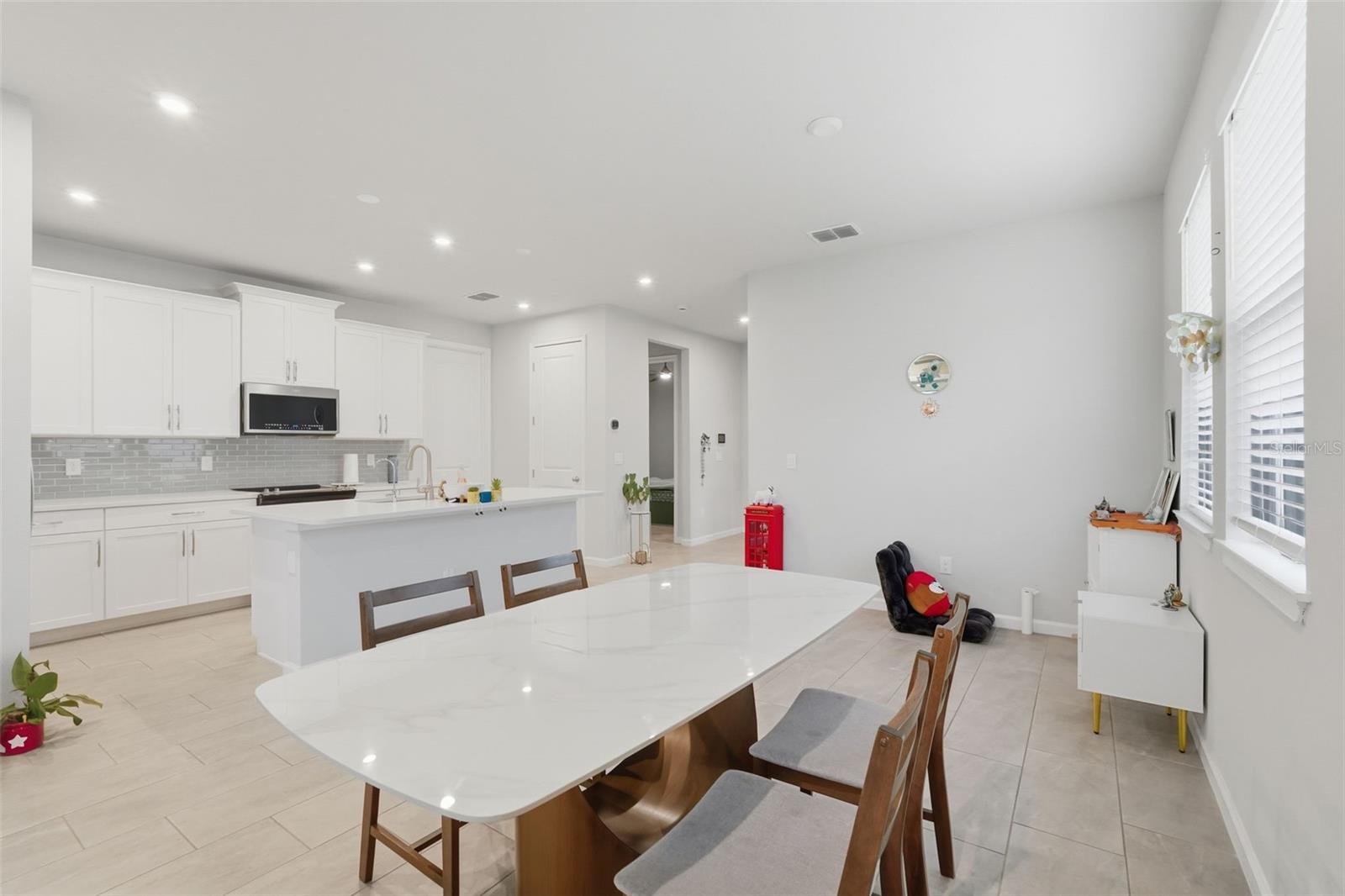 Image 17 of 49 For 5989 Timberdale Avenue