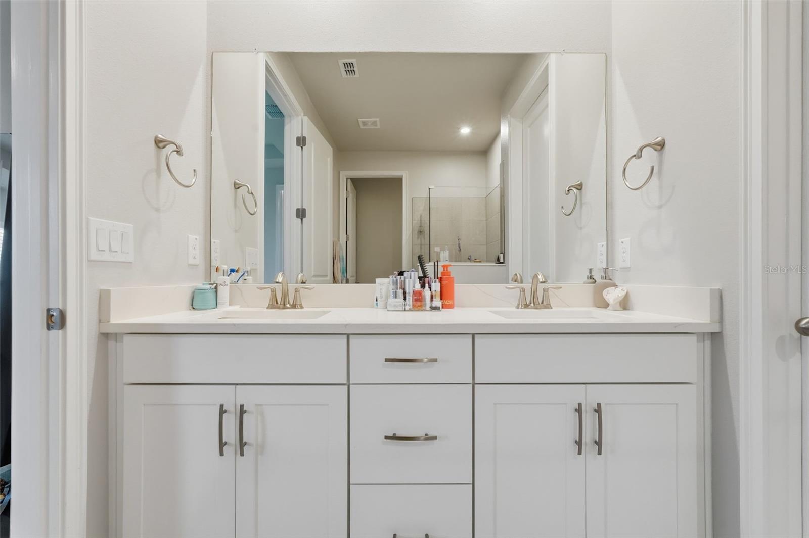 Image 29 of 49 For 5989 Timberdale Avenue