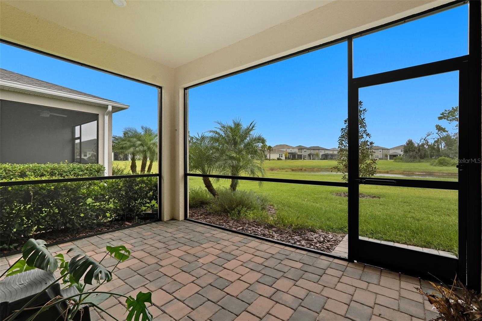 Image 34 of 49 For 5989 Timberdale Avenue