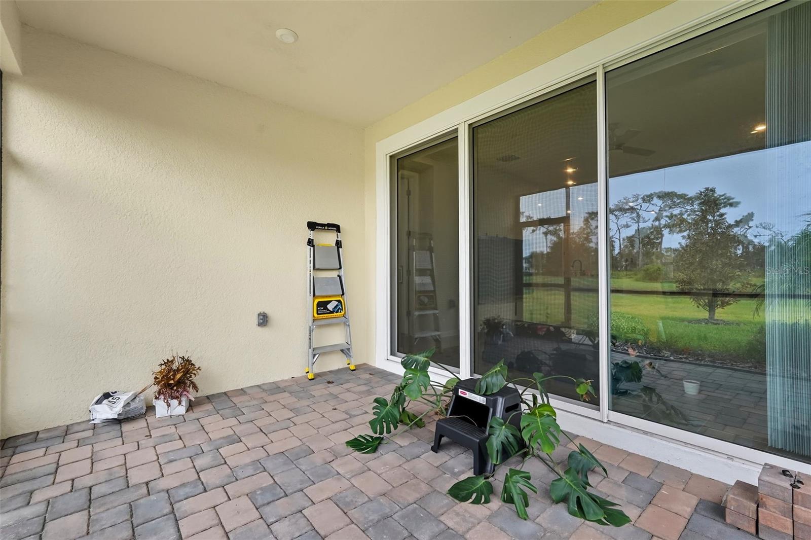 Image 35 of 49 For 5989 Timberdale Avenue