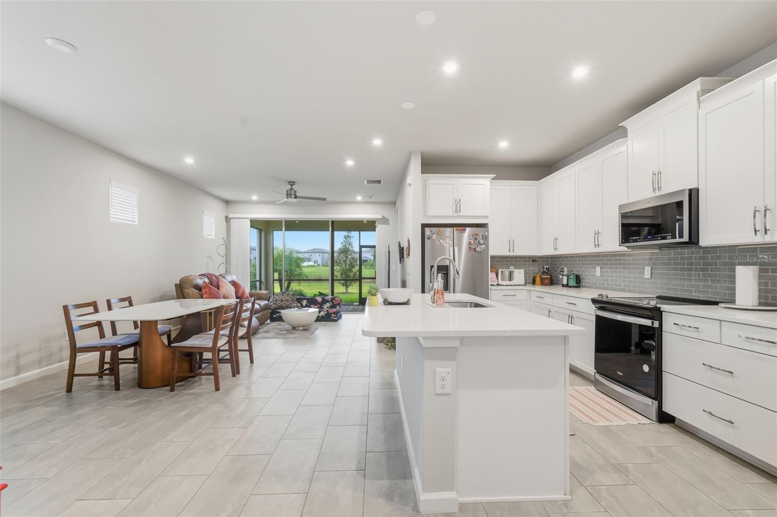 Image 9 of 49 For 5989 Timberdale Avenue