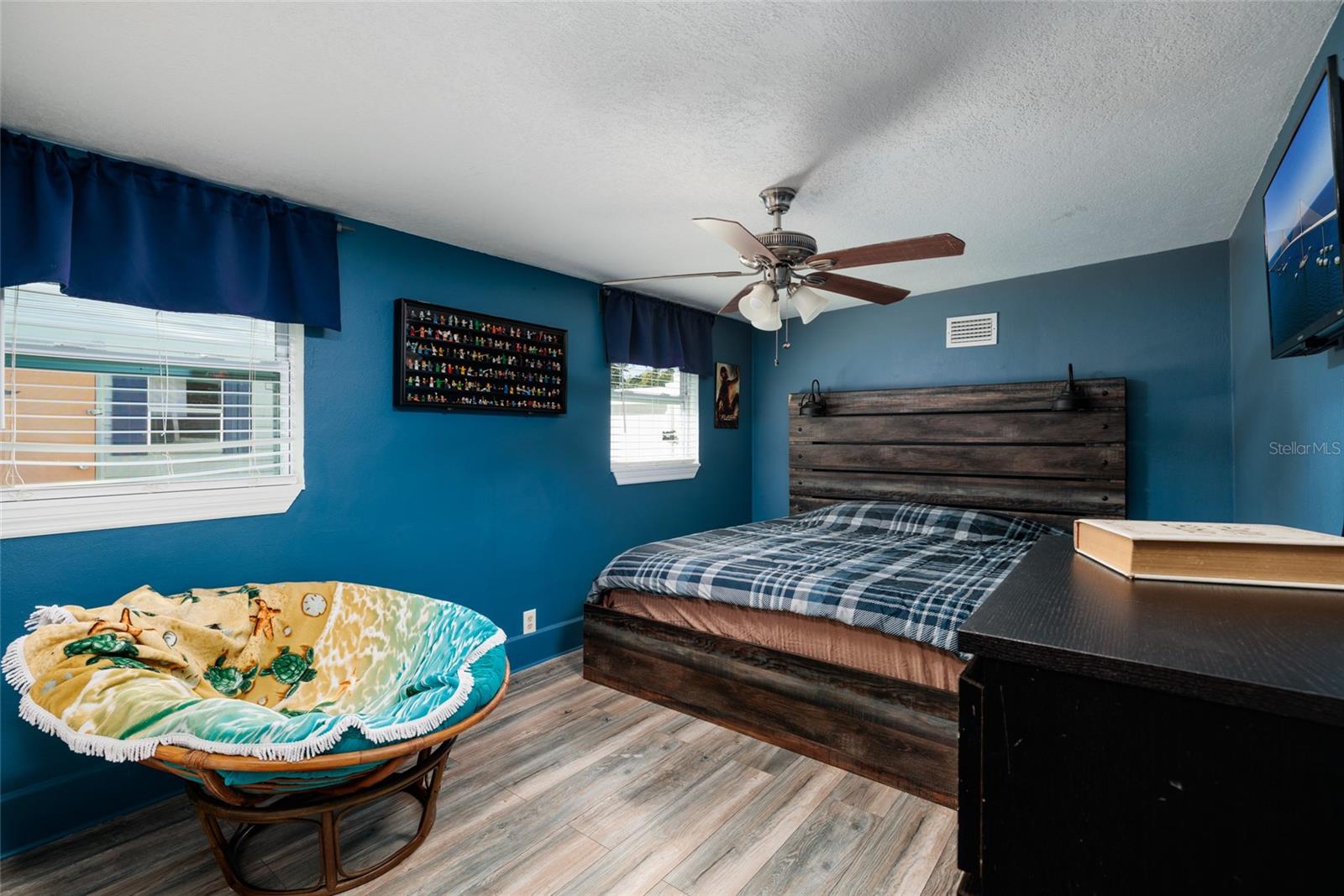 Image 11 of 37 For 2654 60th Avenue N
