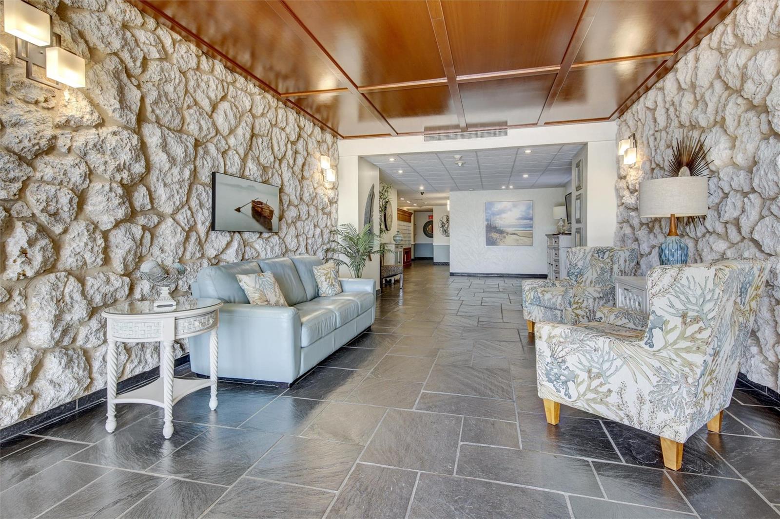 Image 4 of 18 For 17920 Gulf Boulevard 206