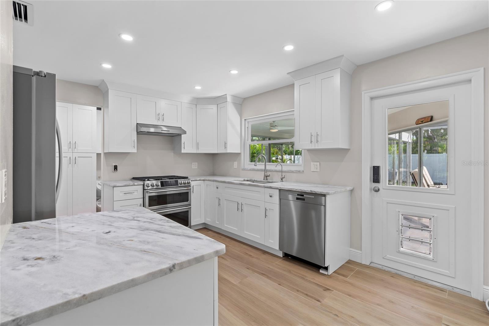 Image 19 of 67 For 114 14th Street