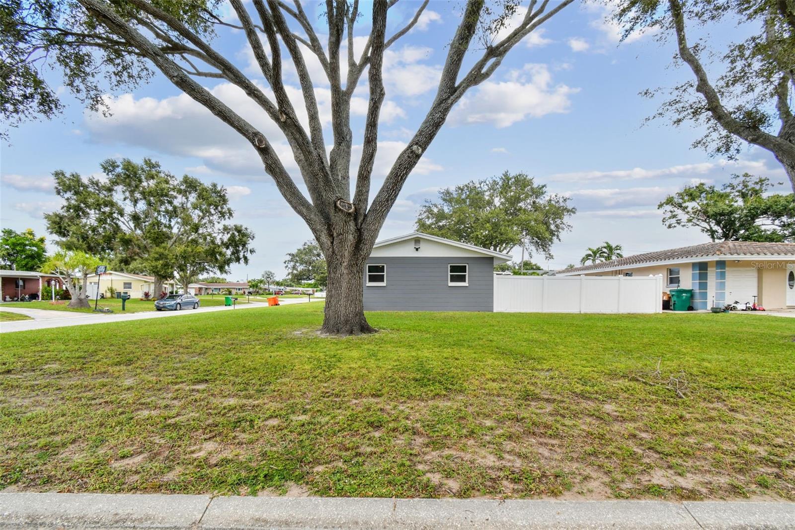 Image 4 of 44 For 6835 114th Street