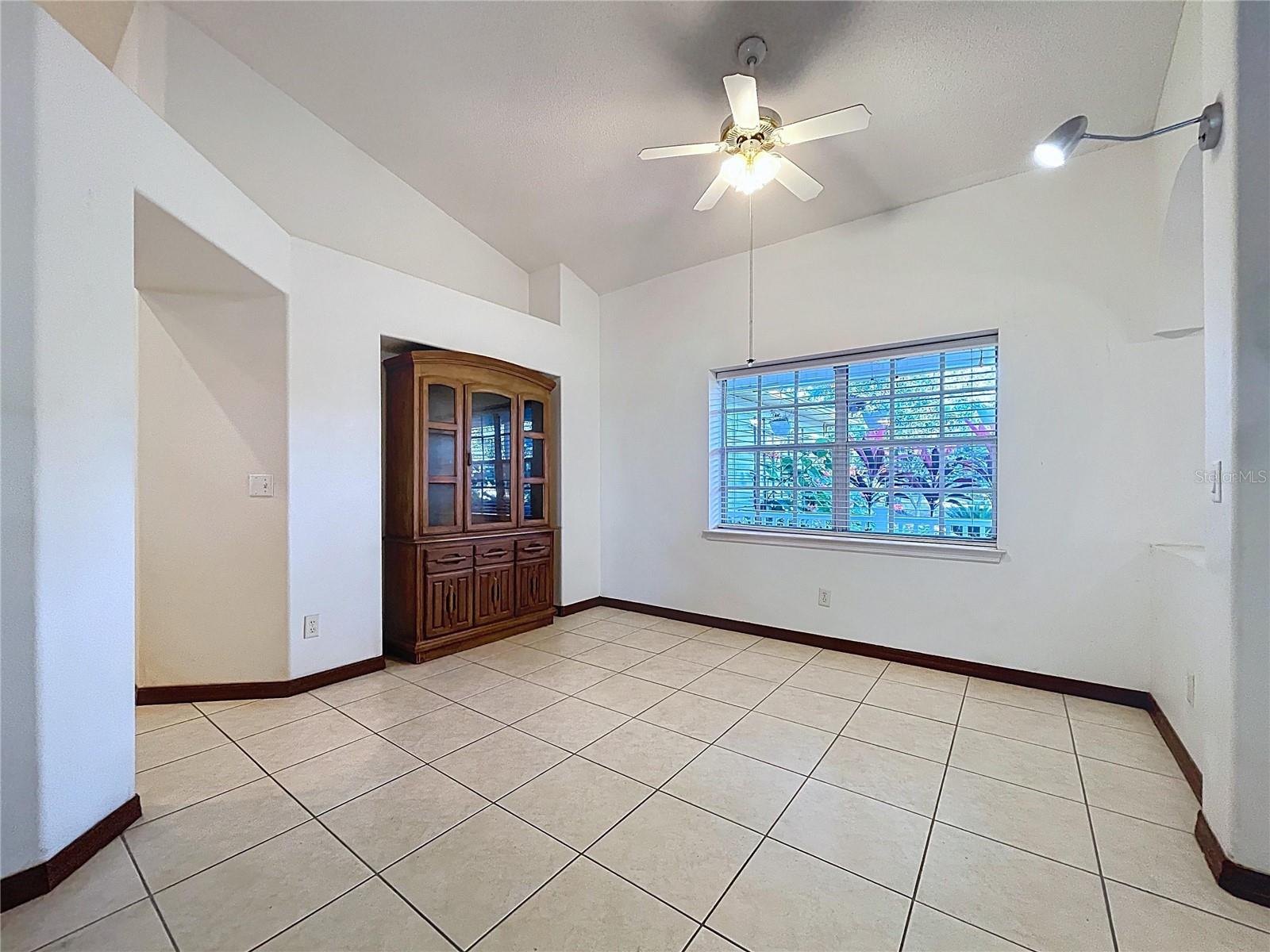 Listing photo id 11 for 39144 Sheffey Lane
