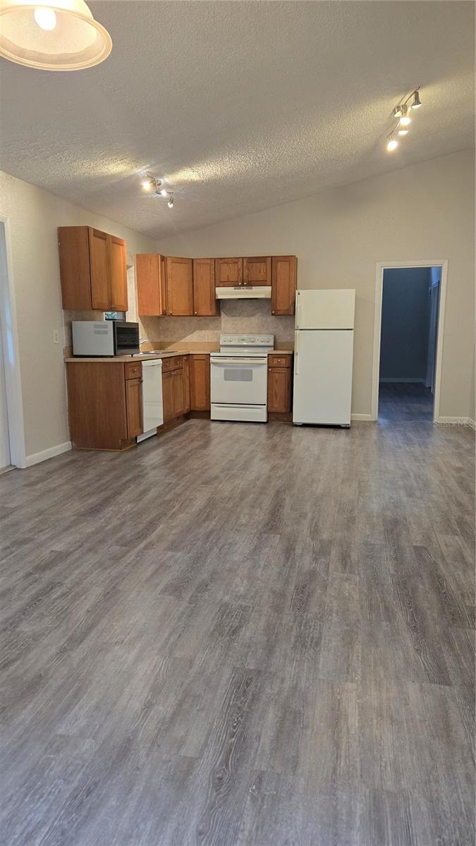 Image 4 of 9 For 816 127th Avenue