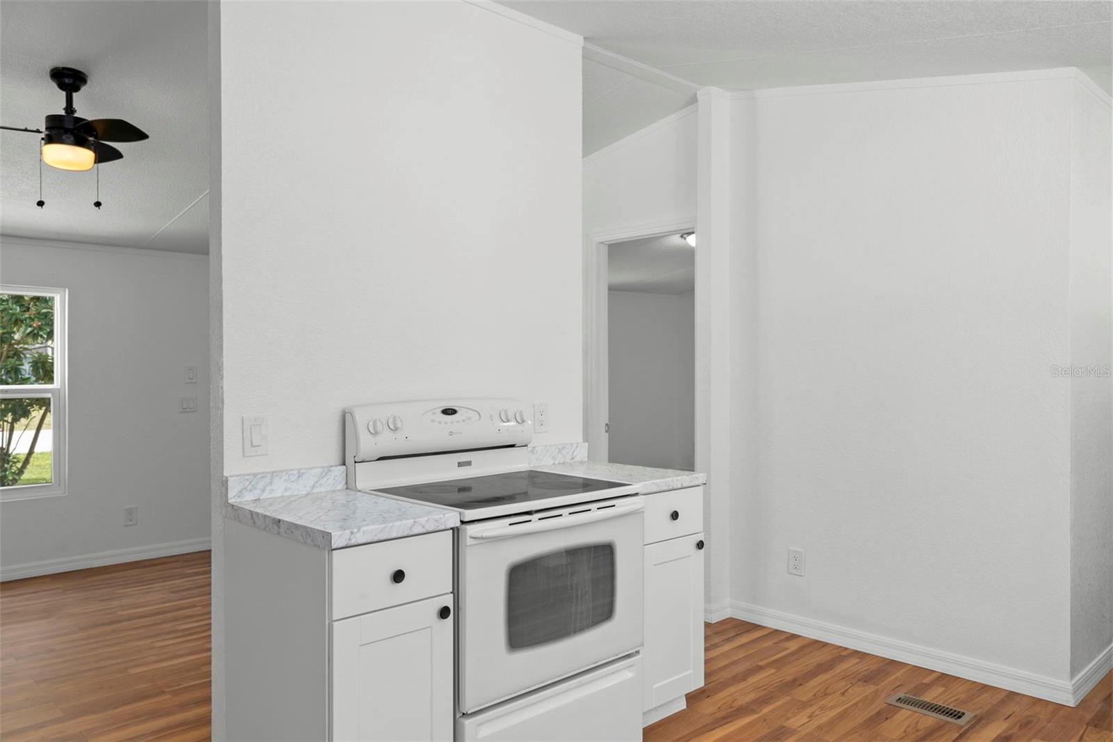 Image 14 of 39 For 10048 Marley Avenue