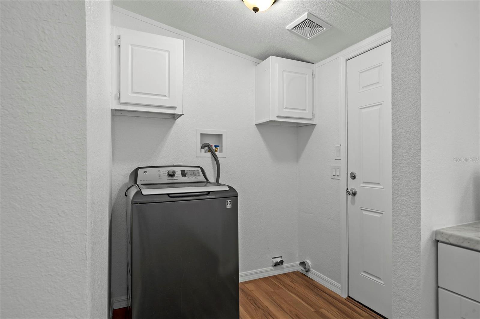 Image 17 of 39 For 10048 Marley Avenue