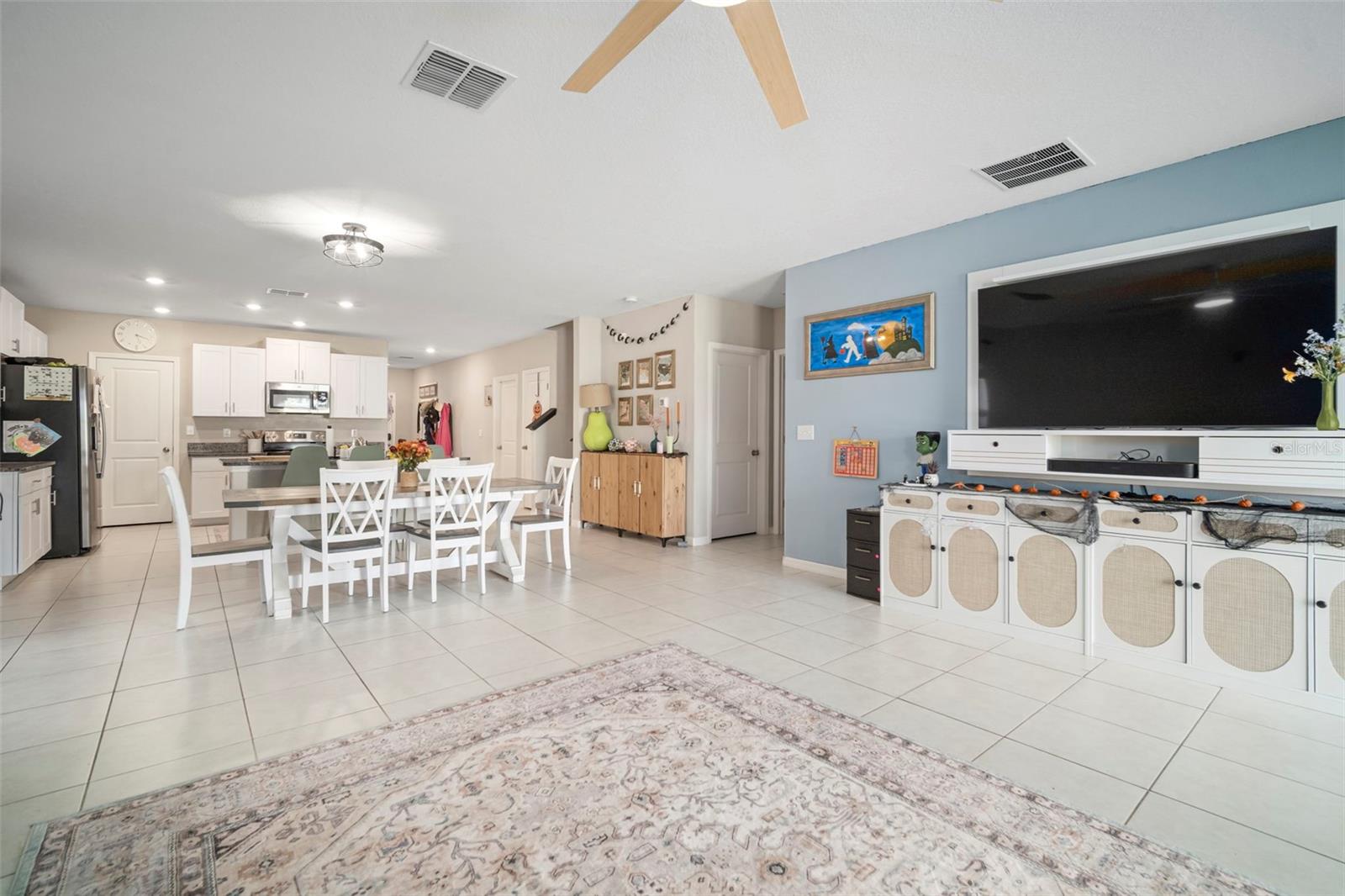 Image 18 of 46 For 5430 Blue Azure Drive