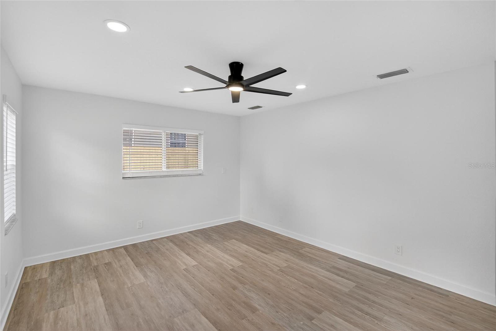 Image 19 of 54 For 1140 La Salle Street