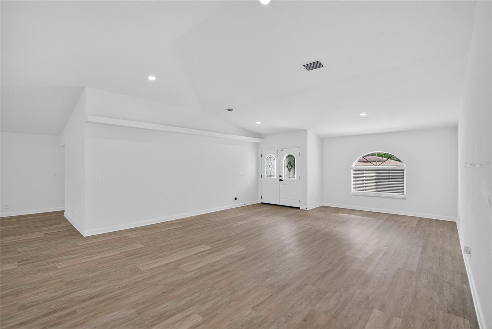 Image 4 of 54 For 1140 La Salle Street