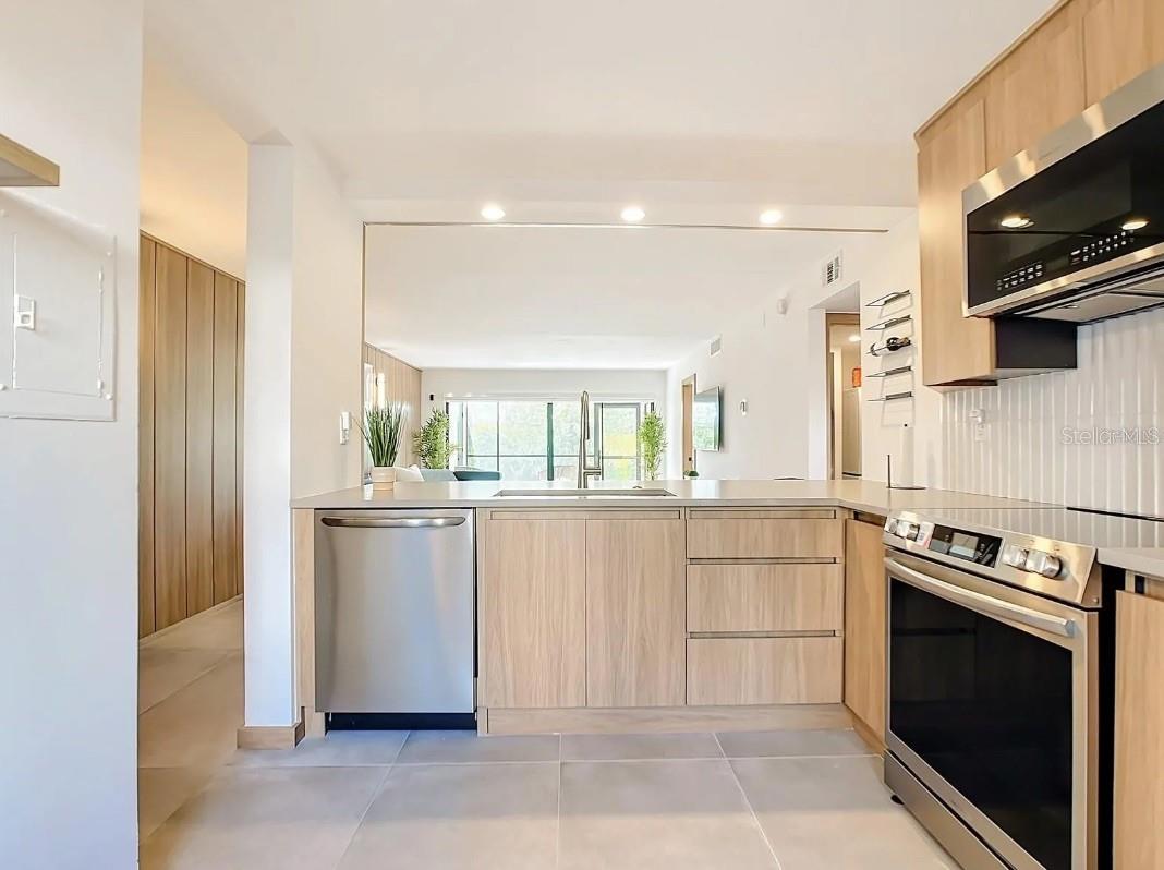 Image 11 of 45 For 5532 Puerta Del Sol Boulevard S 136