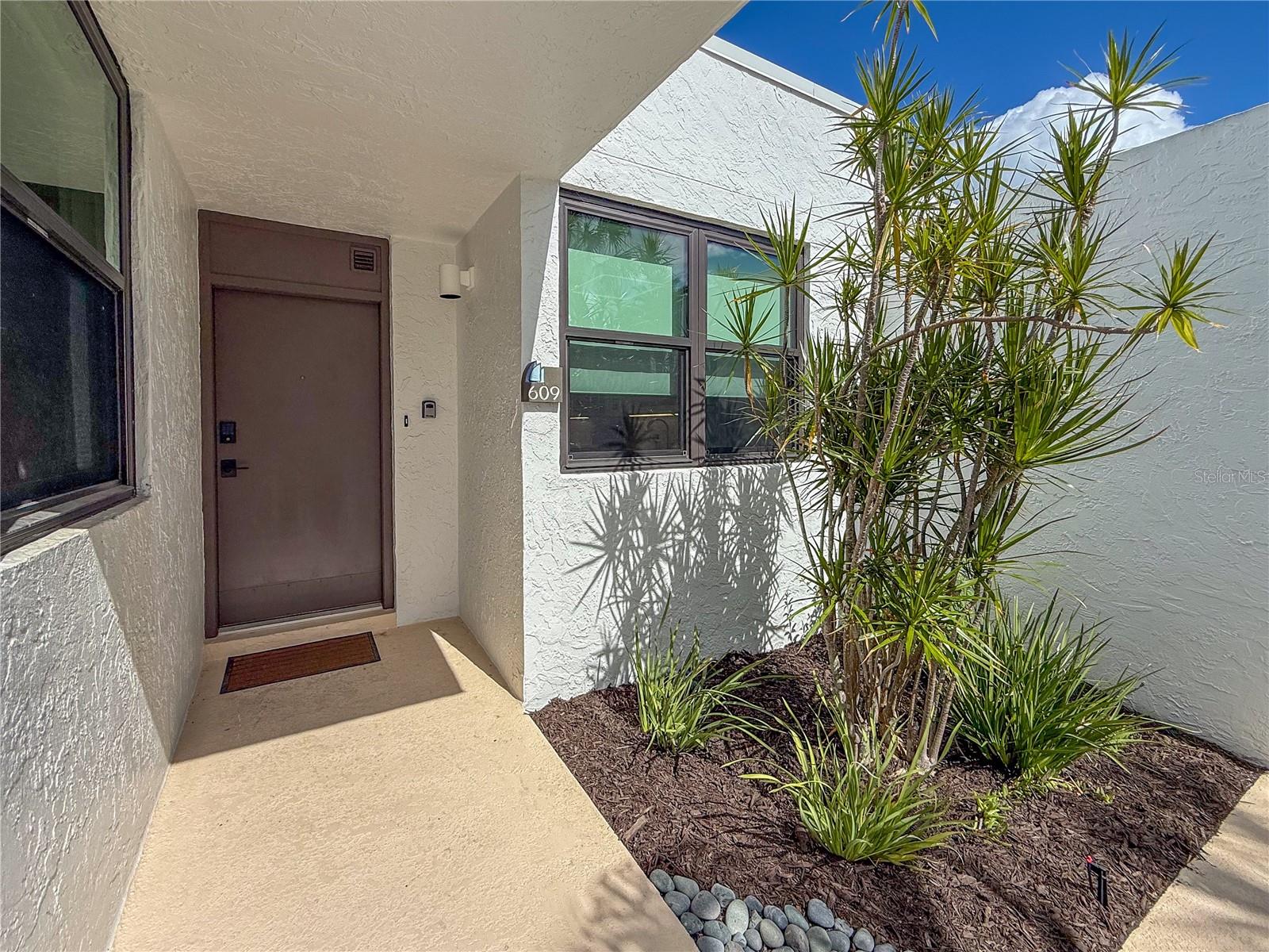 Image 4 of 79 For 609 Bayport Way 609