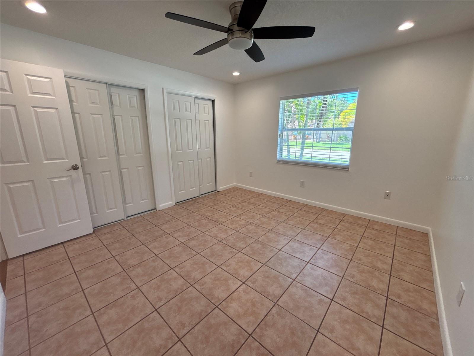Image 12 of 33 For 1863 Oak Street